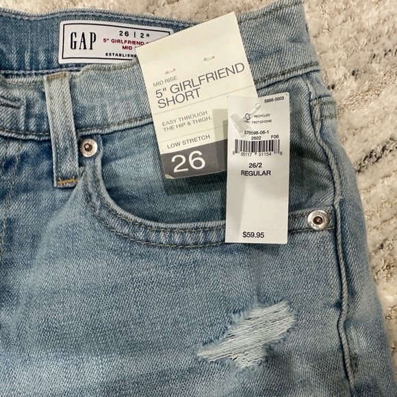 NWT Gap 5" Mid Rise Girlfriend Shorts - Picture 5 of 7